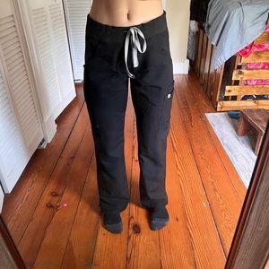 Figs black “Yola skinny” scrub pants